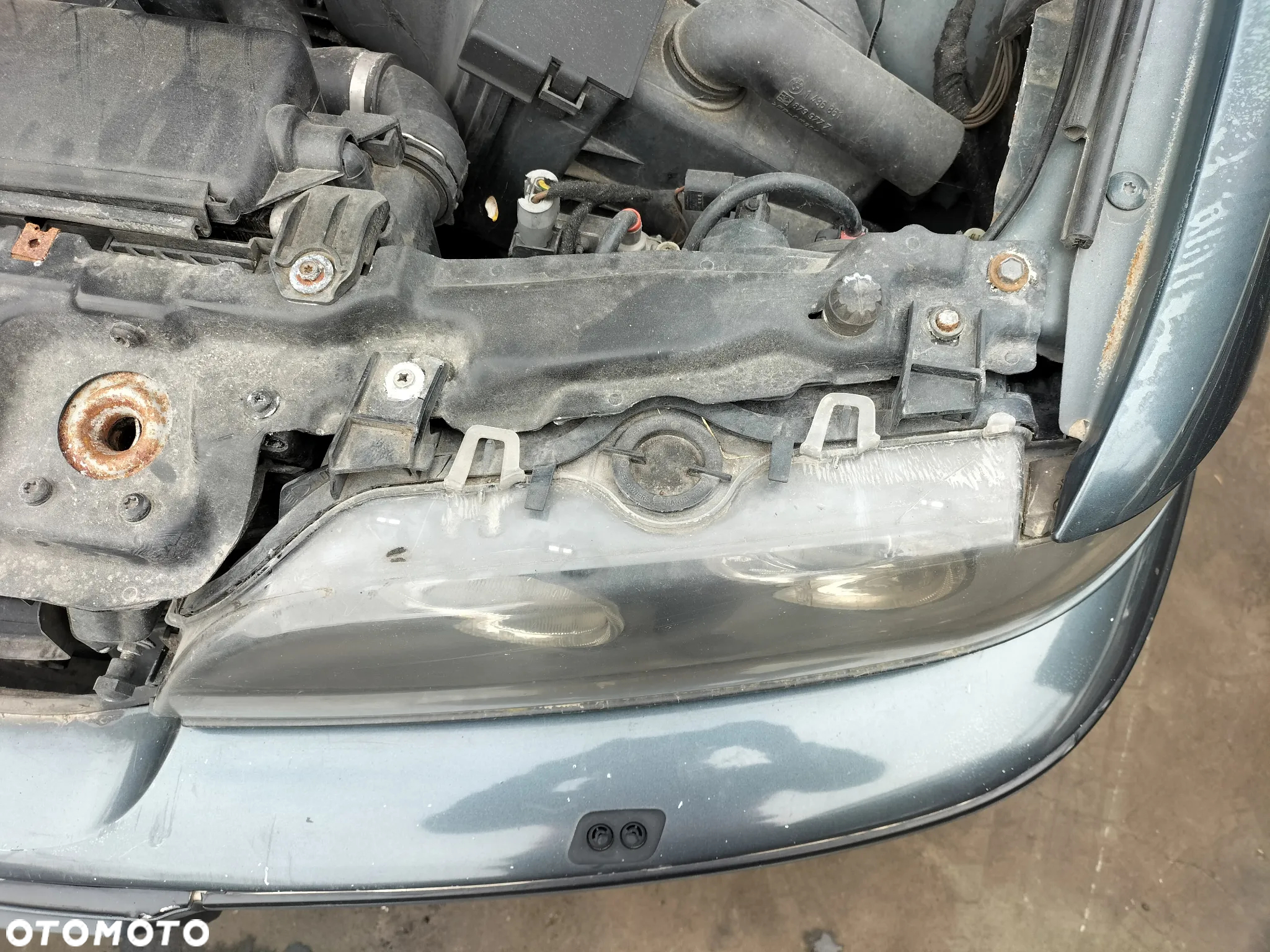 CAŁE AUTO NA CZĘŚCI RADIO LAMPY TYŁ FOTELE BMW E39 LIFT KOMBI KOD LAK. ANTHRAZIT METALIC 397/7 - 8
