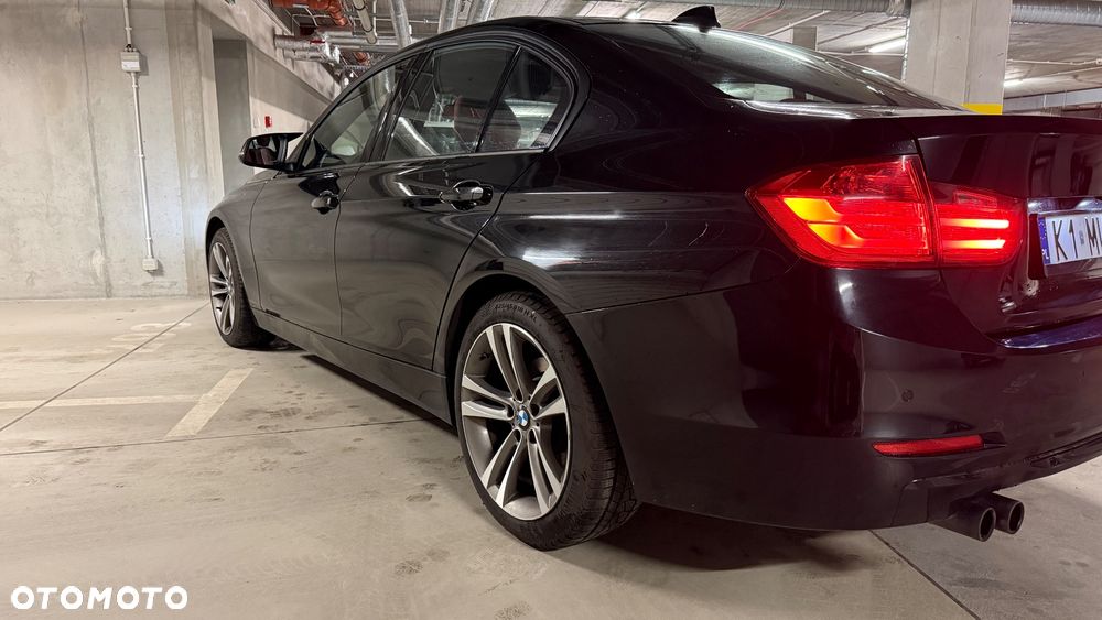 BMW Seria 3 328i xDrive Sport-Aut Sport Line - 12