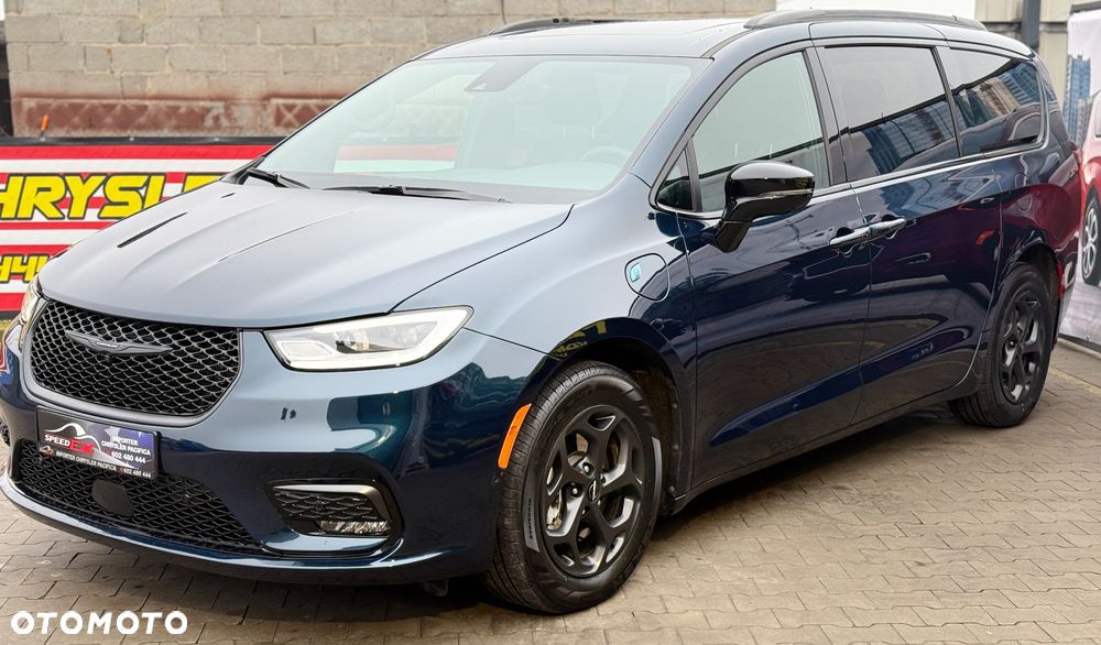 Chrysler Pacifica - 4