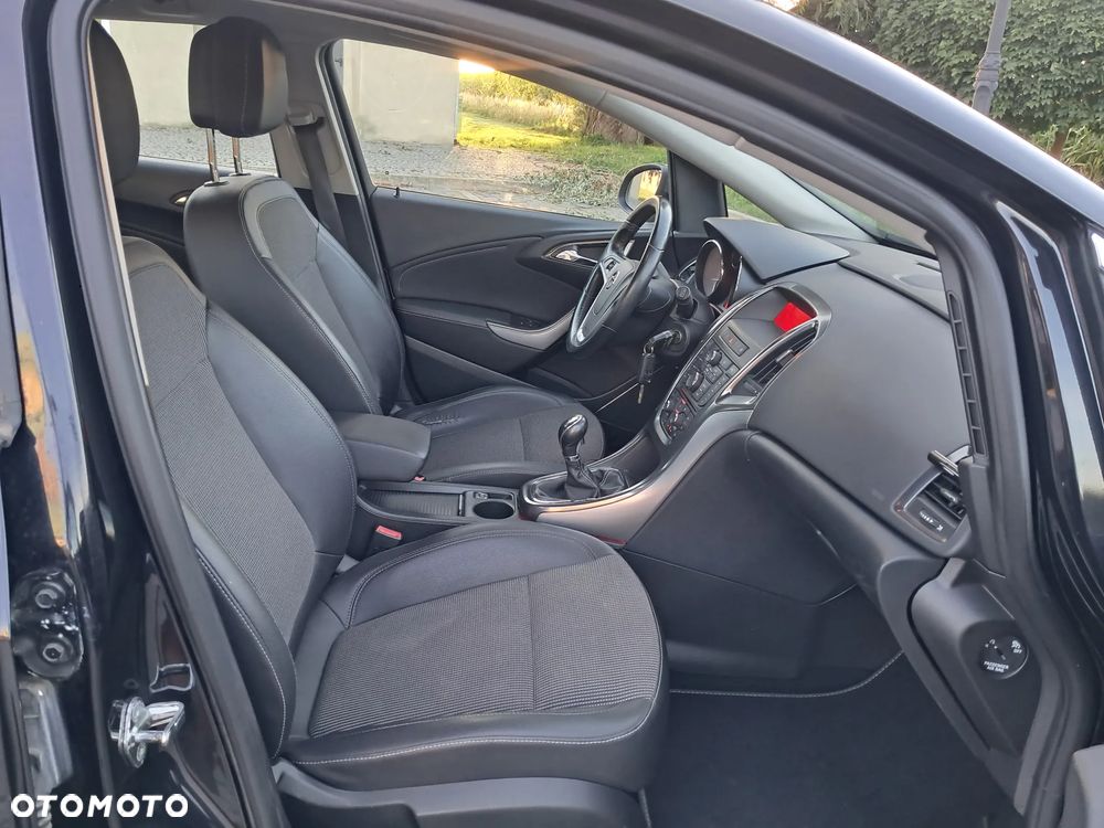 Opel Astra 1.4 Turbo 150 Jahre - 13