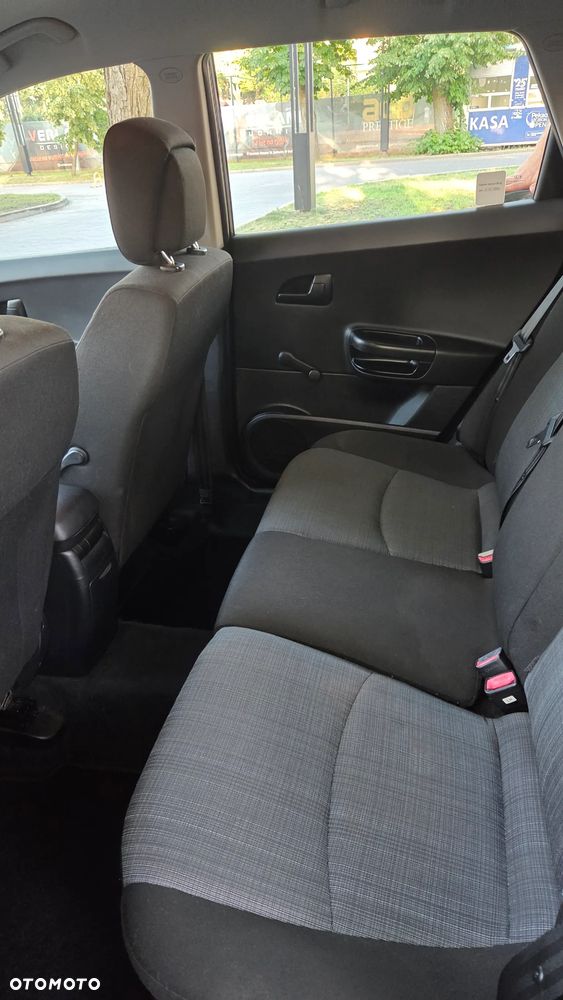 Kia Ceed 1.4 L - 12