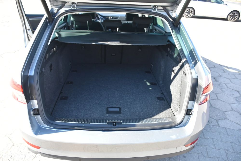 Skoda Superb 2.0 TDI DSG Style - 22