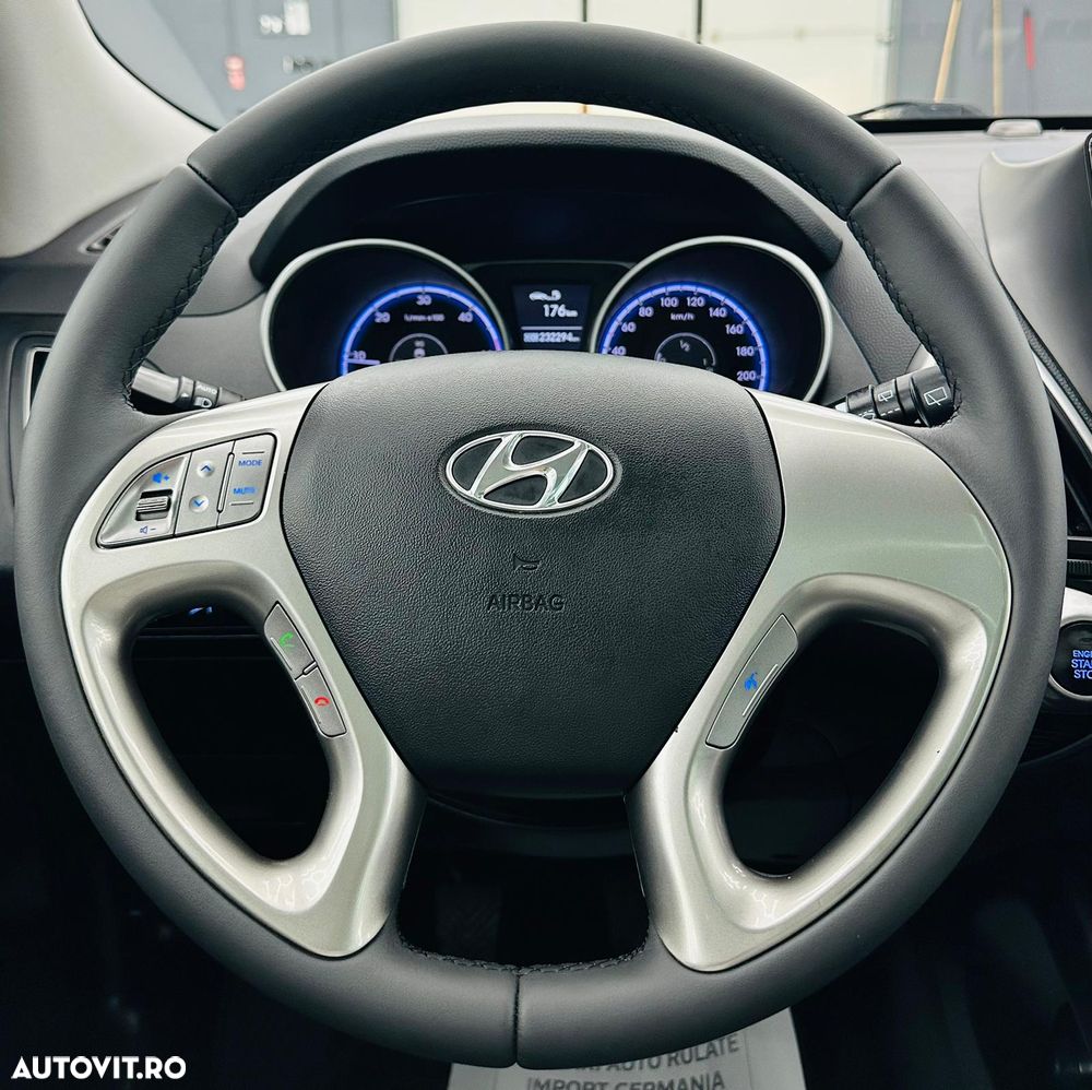 Hyundai ix35 1.7 CRDI 2WD blue Finale Silver - 33