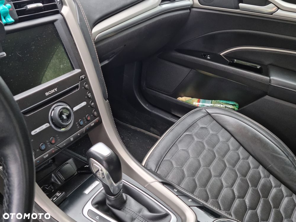 Ford Mondeo Vignale 2.0 Hybrid - 14