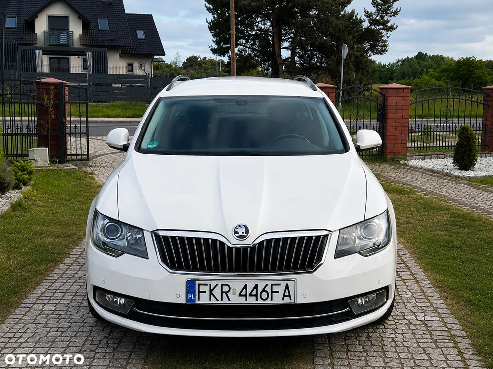 Skoda Superb 2.0 TDI DSG Ambition - 2