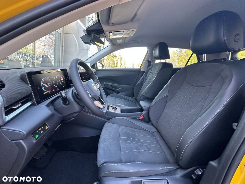 Volkswagen T-Roc - 13