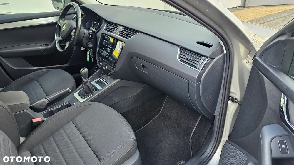 Skoda Octavia 2.0 TDI Ambiente - 17