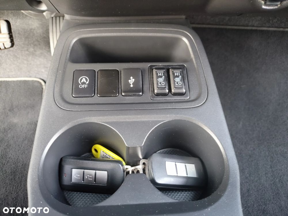 Mitsubishi Space Star 1.2 AS&G Invite CVT - 16