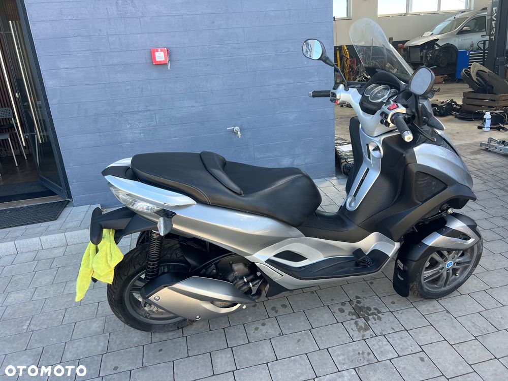 Piaggio MP-3 - 7