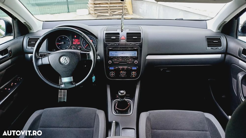 Volkswagen Golf 2.0 TDI Comfortline DPF - 9