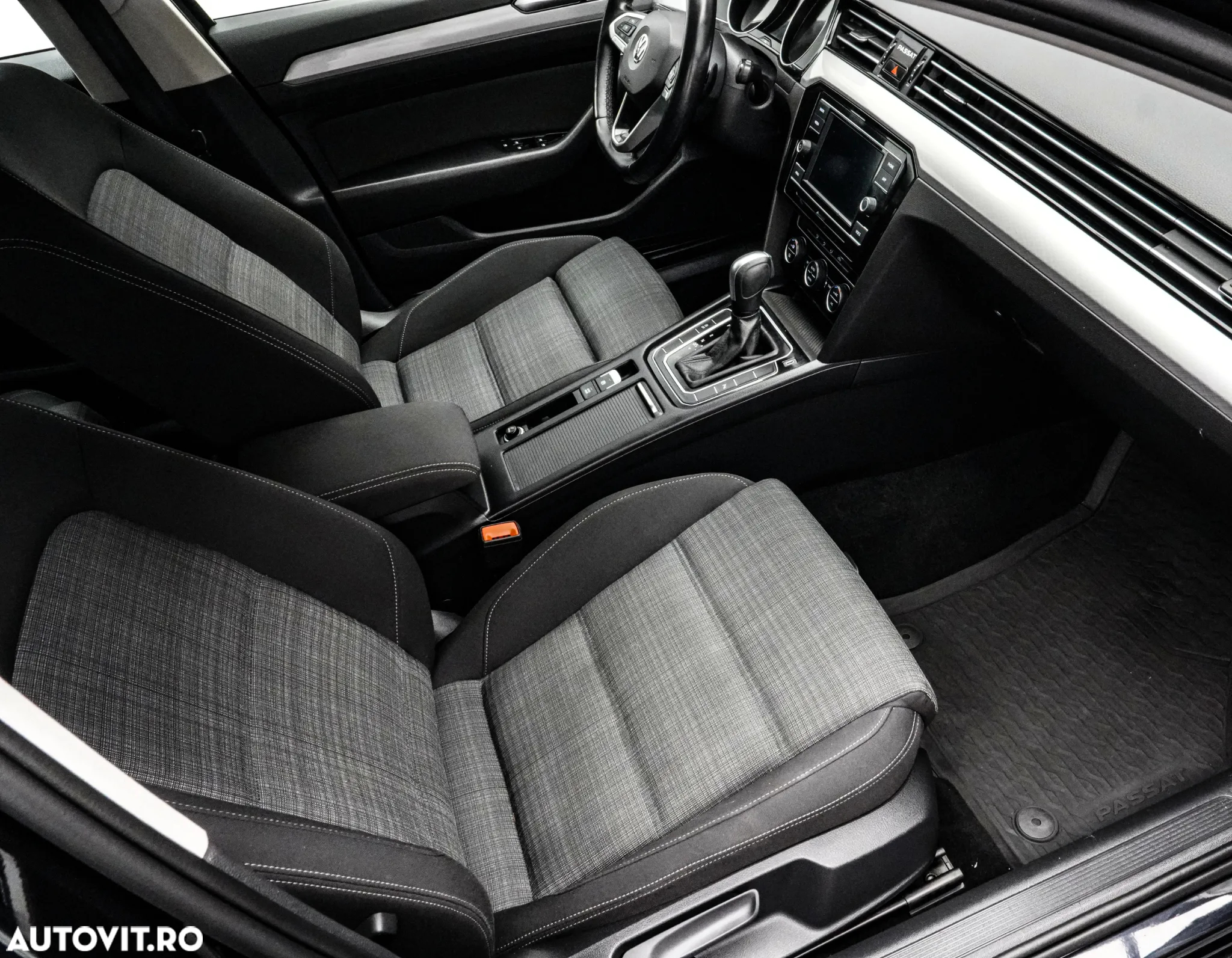 Volkswagen Passat 2.0 TDI DSG Comfortline - 10