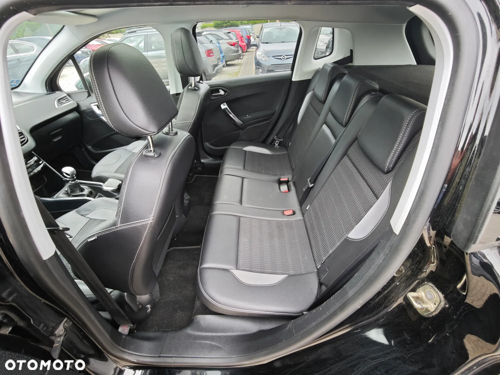 Peugeot 2008 BlueHDi FAP 120 STOP & START Allure - 26