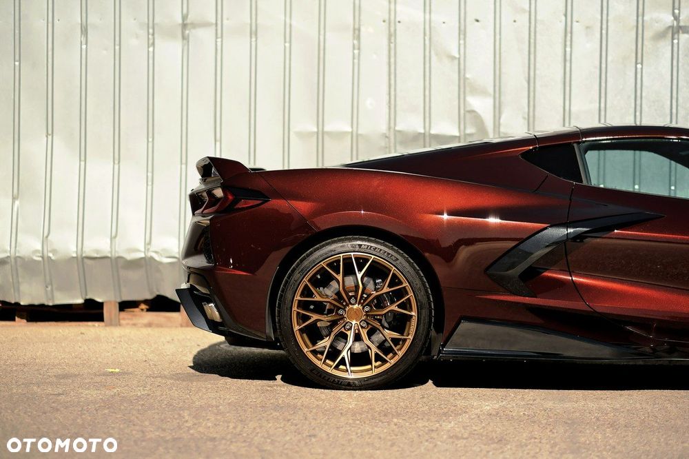 Chevrolet Corvette - 6