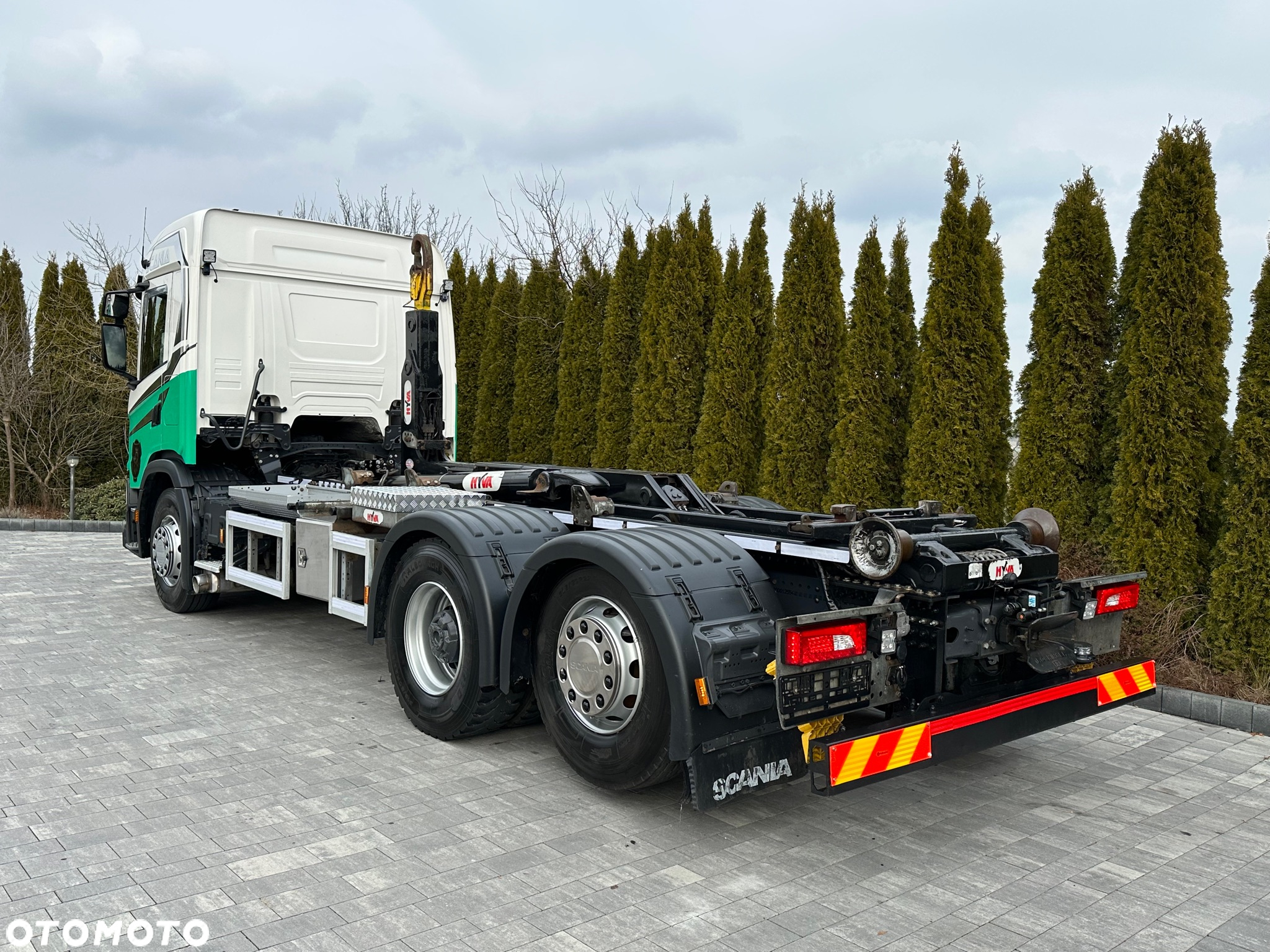Scania / G450 / 6X2 / HAKOWIEC / HYVA 22.60.SK  / Oś-SKRĘTNA-PODNOSZONA / - 21