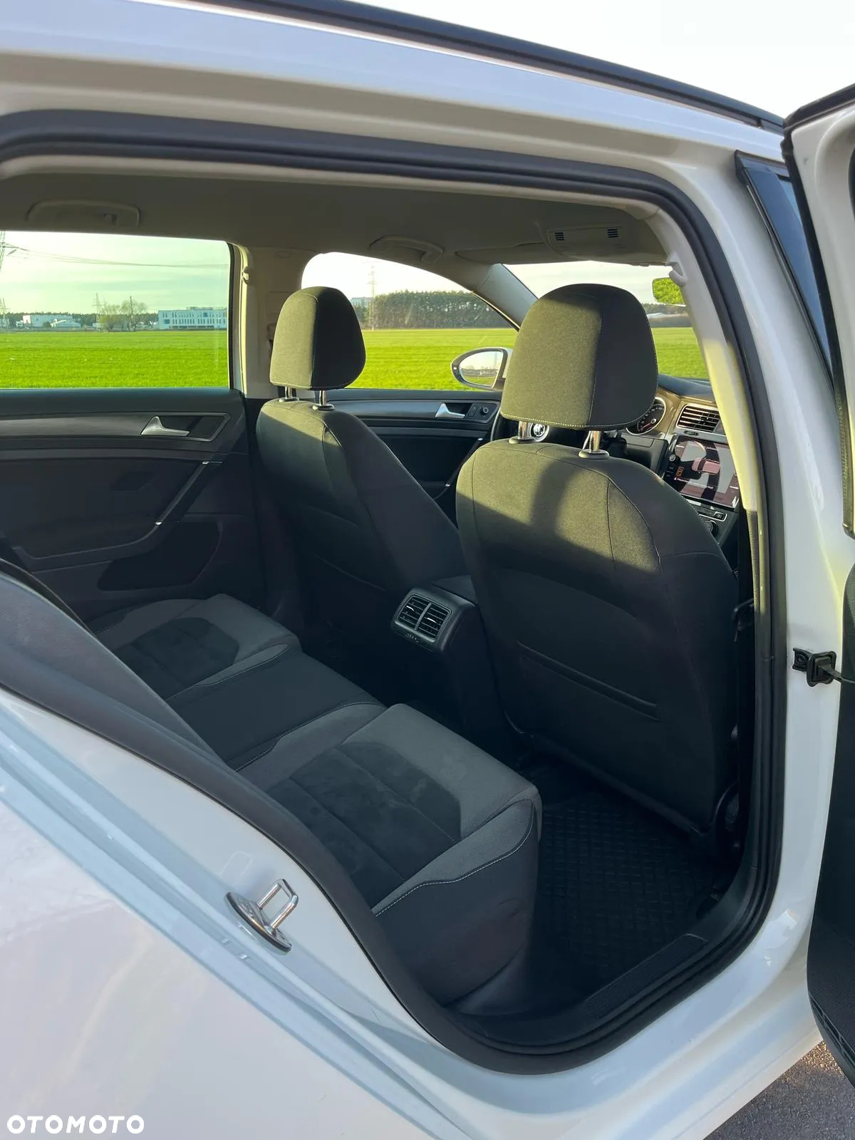 Volkswagen Golf VII 1.6 TDI BMT Comfortline - 11