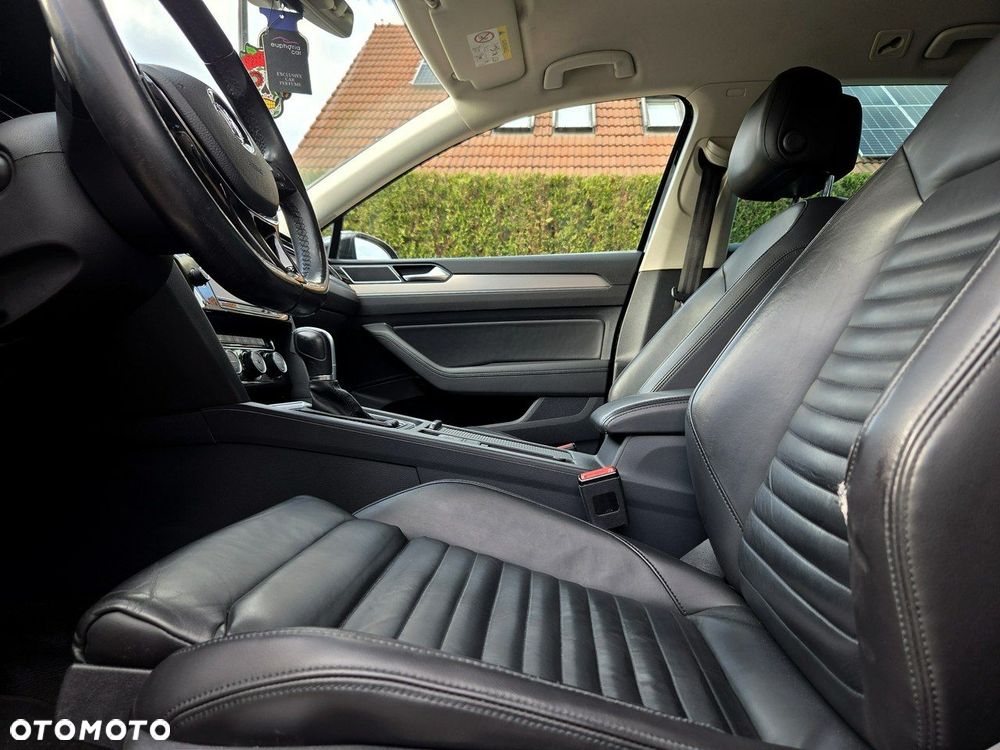 Volkswagen Passat - 8