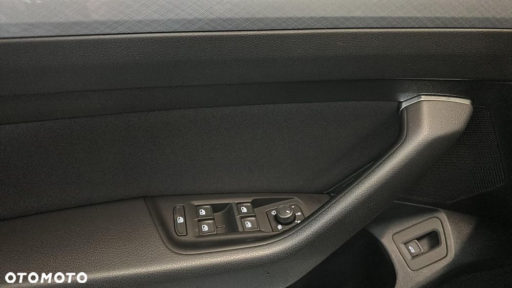 Volkswagen Passat 1.5 TSI EVO Business DSG - 32