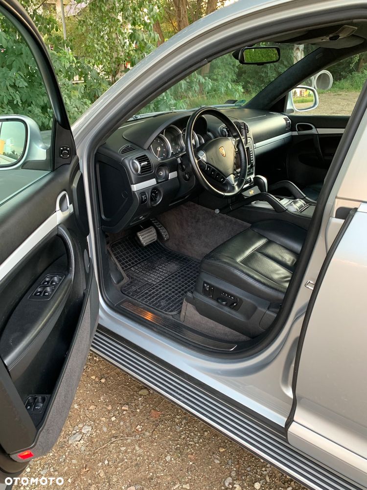 Porsche Cayenne - 10