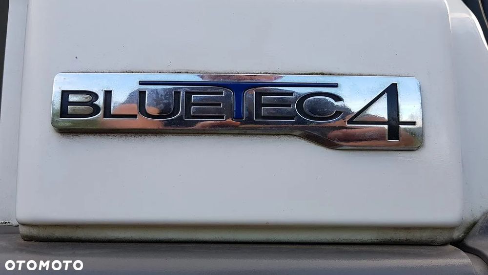 Mercedes-Benz 818L - 15