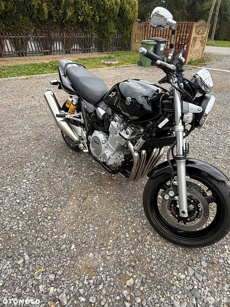 Yamaha XJR - 2