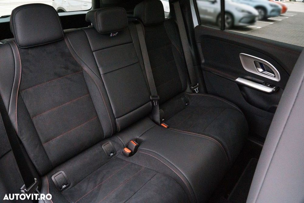 Mercedes-Benz GLB - 12