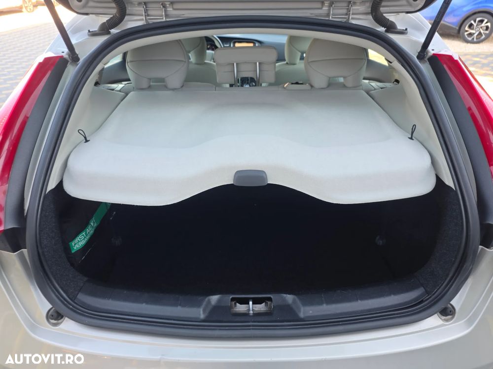 Volvo V40 D2 Aut. Momentum - 17