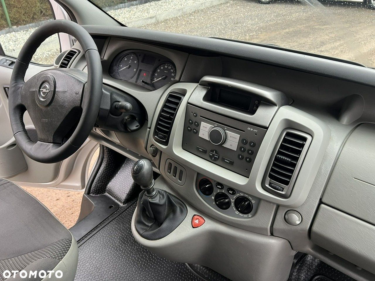 Opel Vivaro - 12