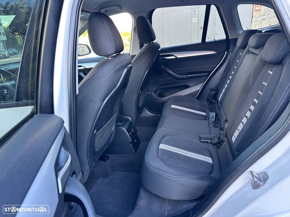 BMW X1 18 d sDrive Auto Line Sport - 30