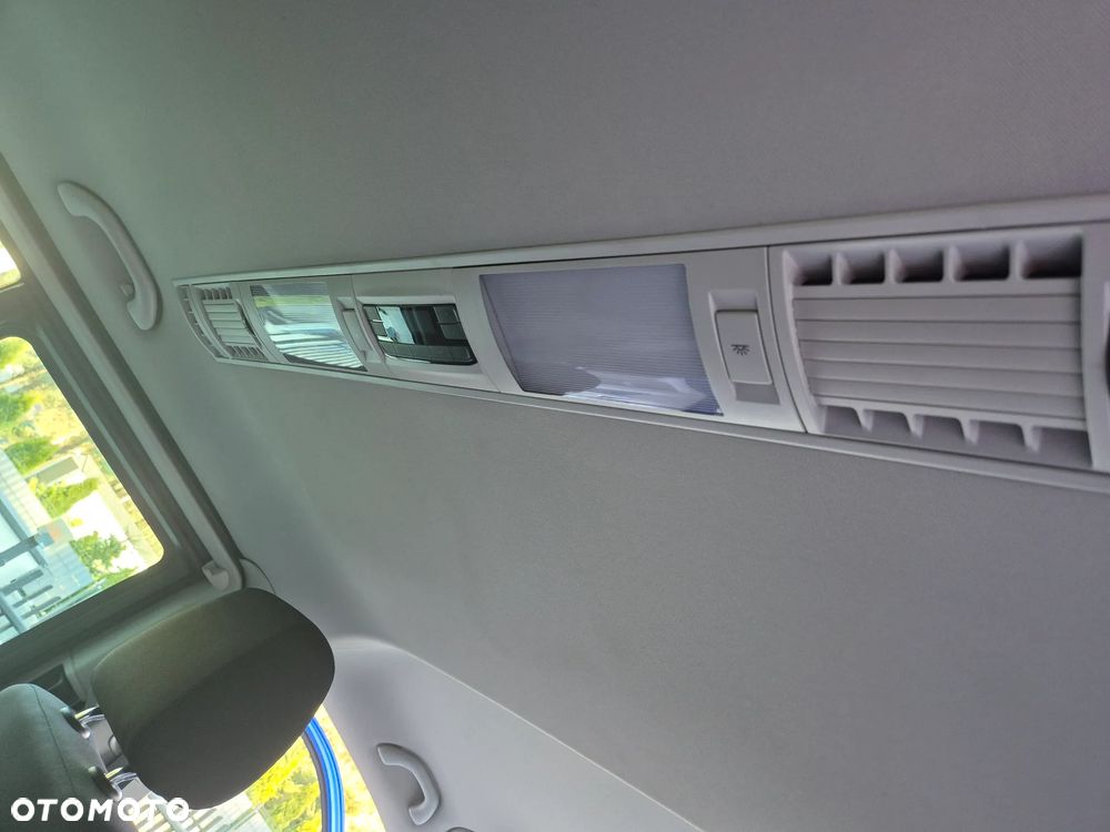 Volkswagen Transporter California T6.1 Beach Tour - 13