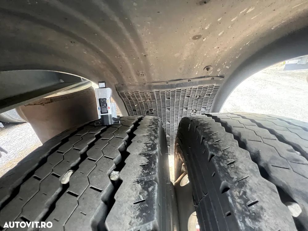 Volvo Ansamblu Volvo FH16 750 6x2 cu macara Palfinger PK26002EH-B + remorcă Schwarzmueller - 24