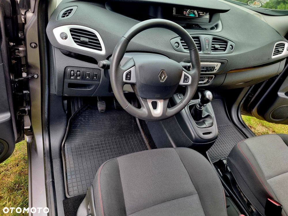 Renault Grand Scenic - 30