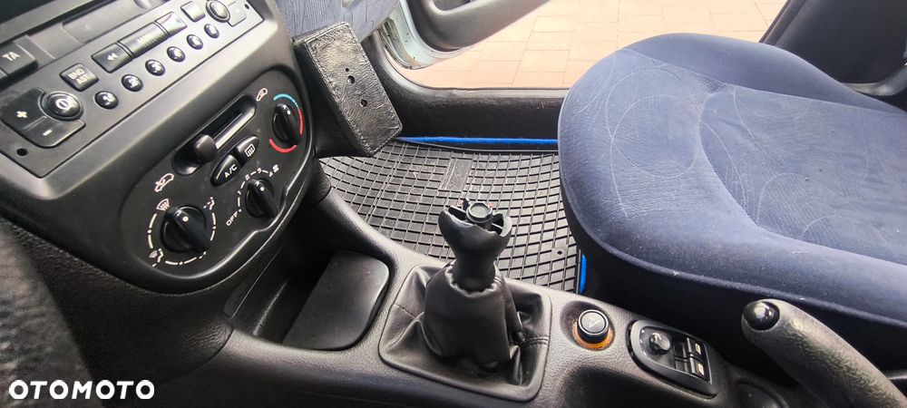 Peugeot 206 - 3