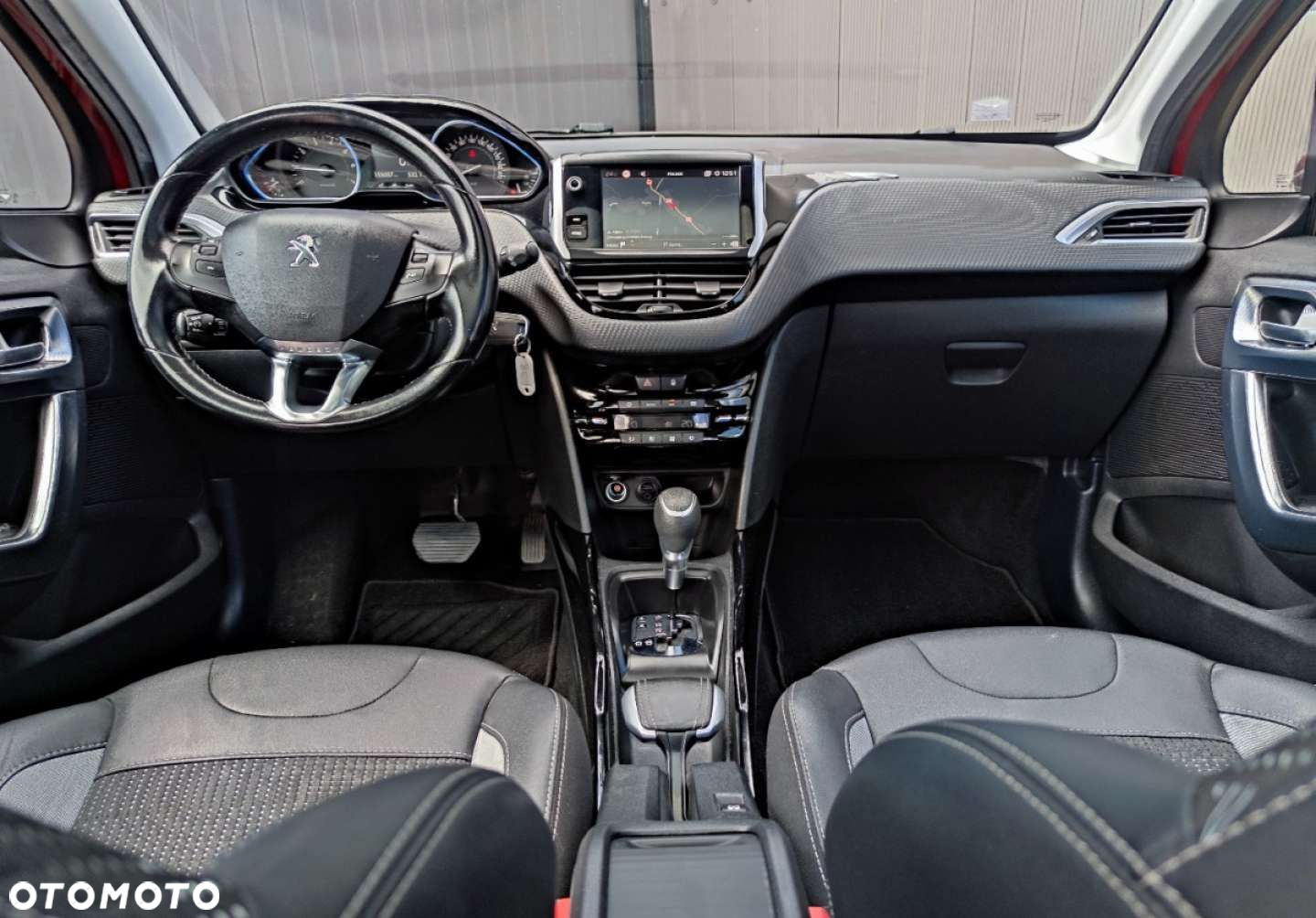 Peugeot 2008 PureTech 110 Stop&Start EAT6 Allure - 23