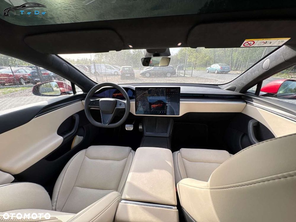 Tesla Model S - 25