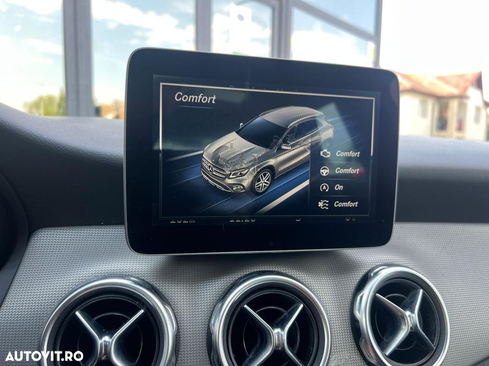 Mercedes-Benz GLA - 23