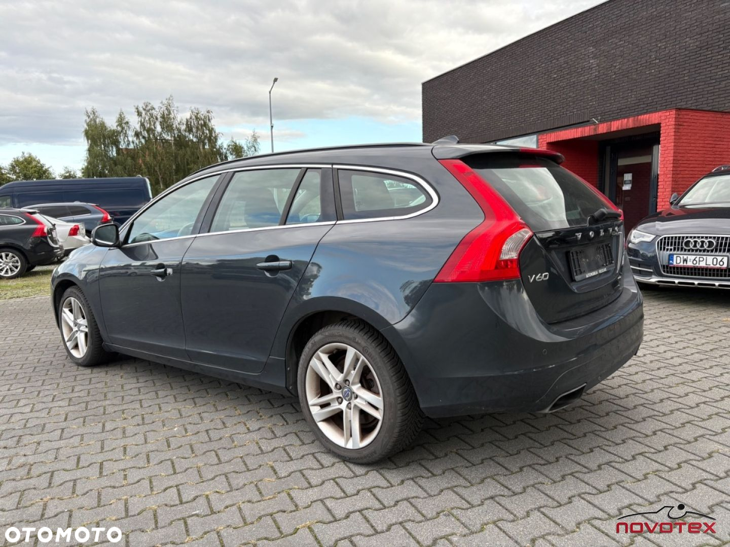 Volvo V60 D4 Momentum - 4