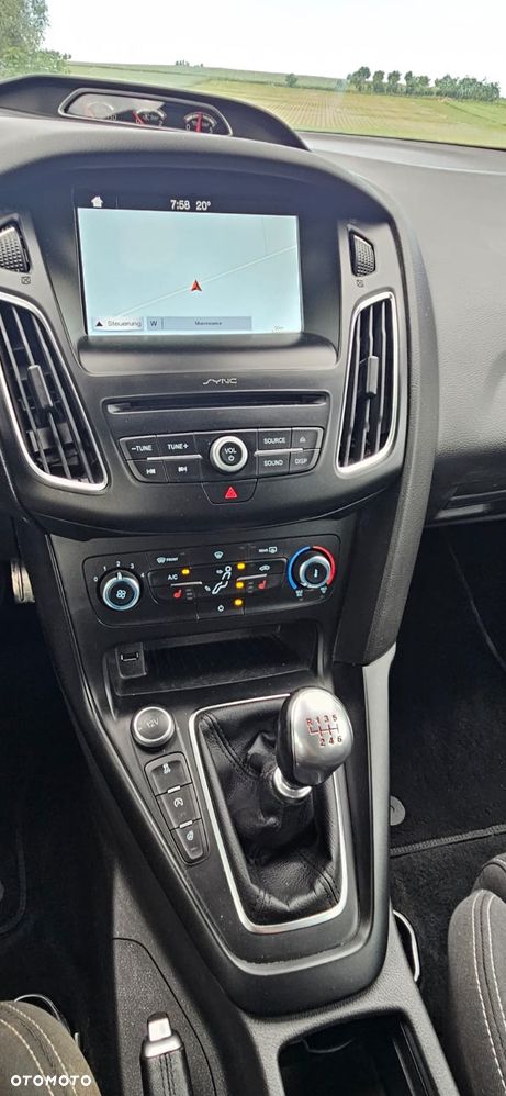 Ford Focus 2.0 EcoBoost ST mit Leder-Sport-Paket - 8