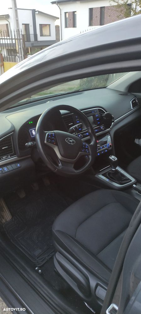 Hyundai Elantra 1.6 MPi Classic - 3