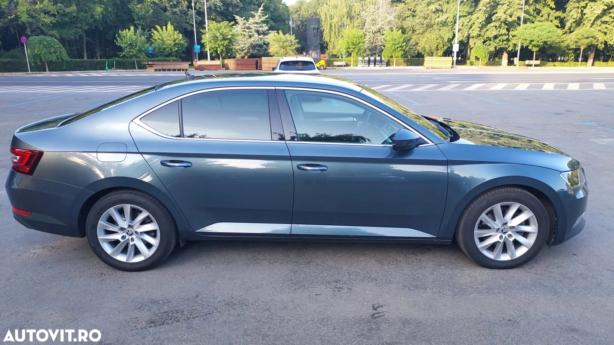 Skoda Superb 1.5 TSI DSG Ambition - 4