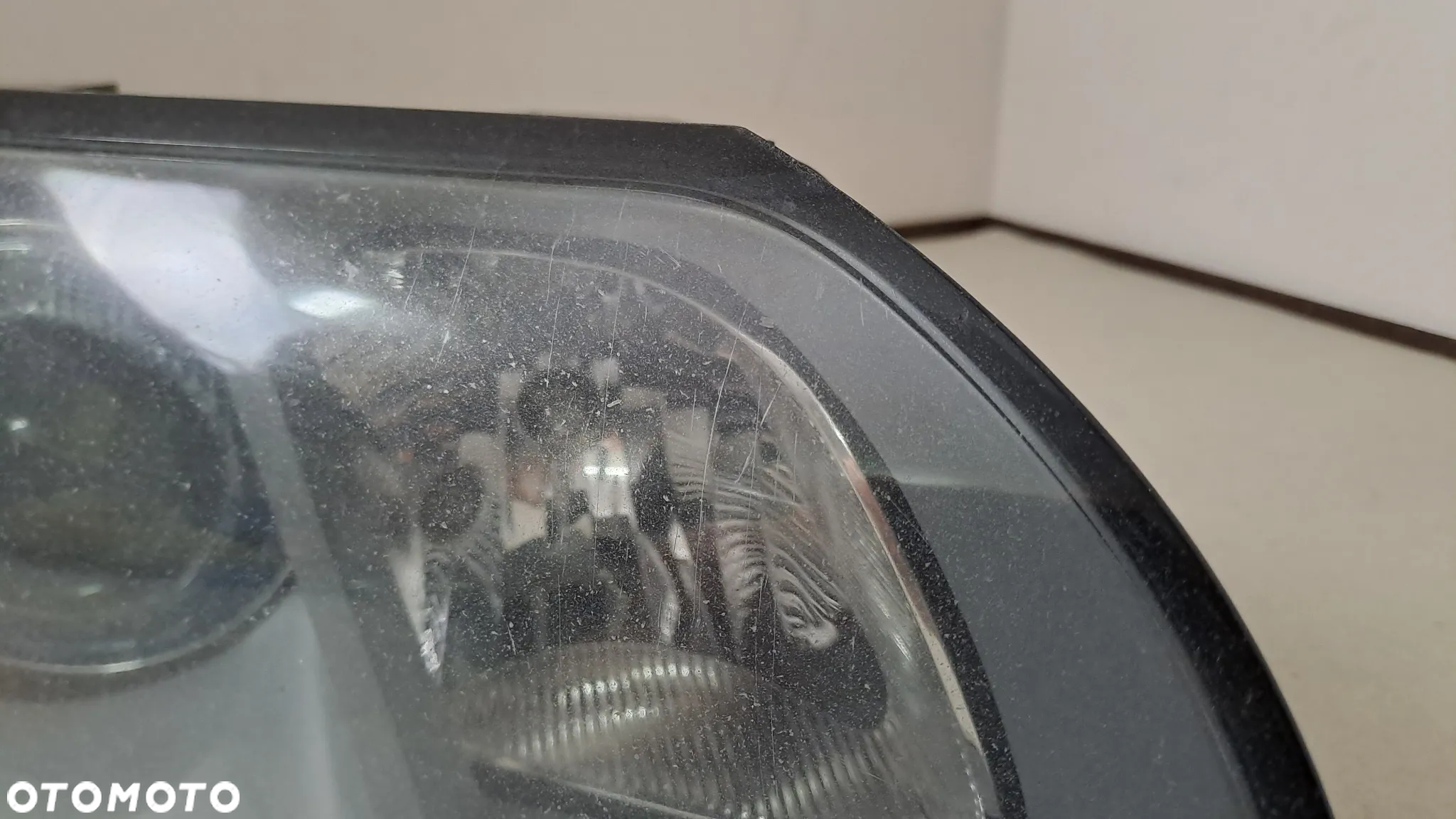 VOLVO S40 V50 04-07 LAMPA PRAWA PRZÓD XENON 30698890 EU - 3