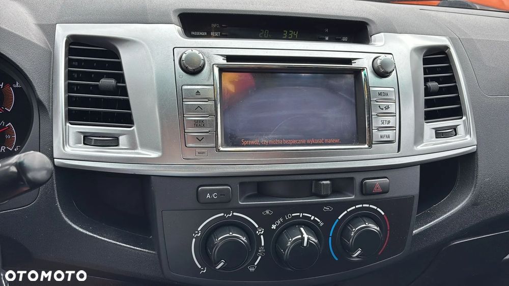 Toyota Hilux 4x4 Double Cab Life - 15