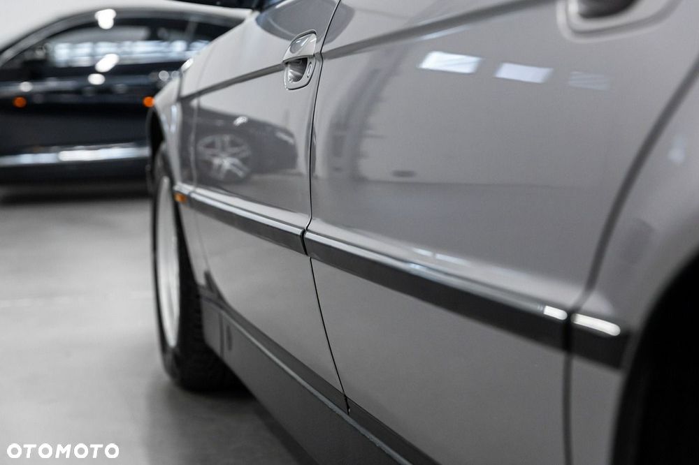 BMW Seria 7 740i V8 - 29