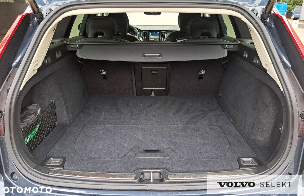 Volvo V60 Cross Country - 32