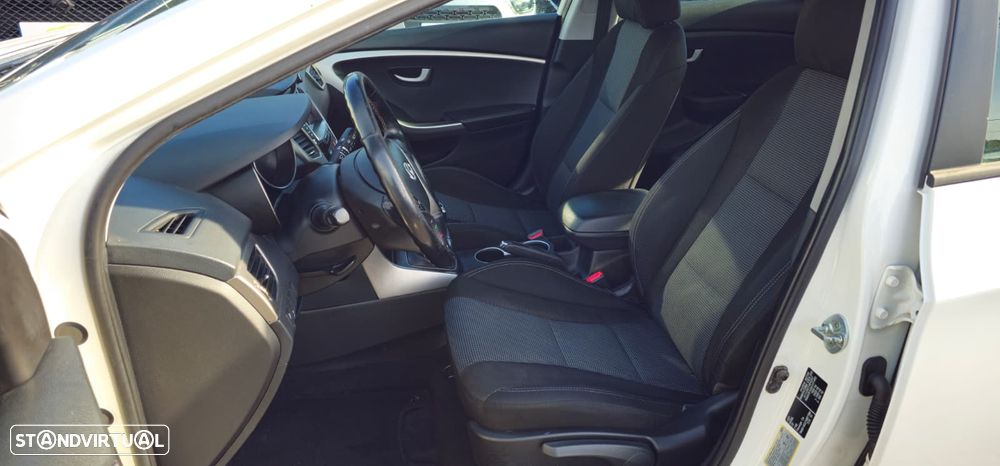 Hyundai i30 1.6 CRDI Blue Comfort - 5