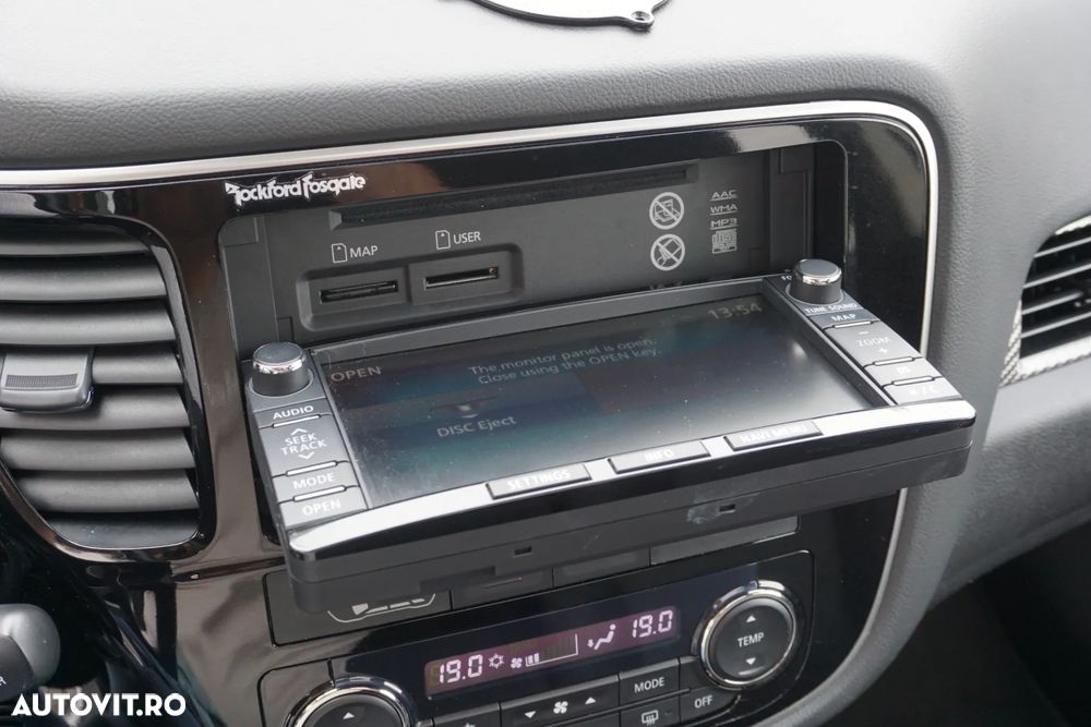 Mitsubishi Outlander 2.2 DI-D 4WD Automatik Instyle - 19