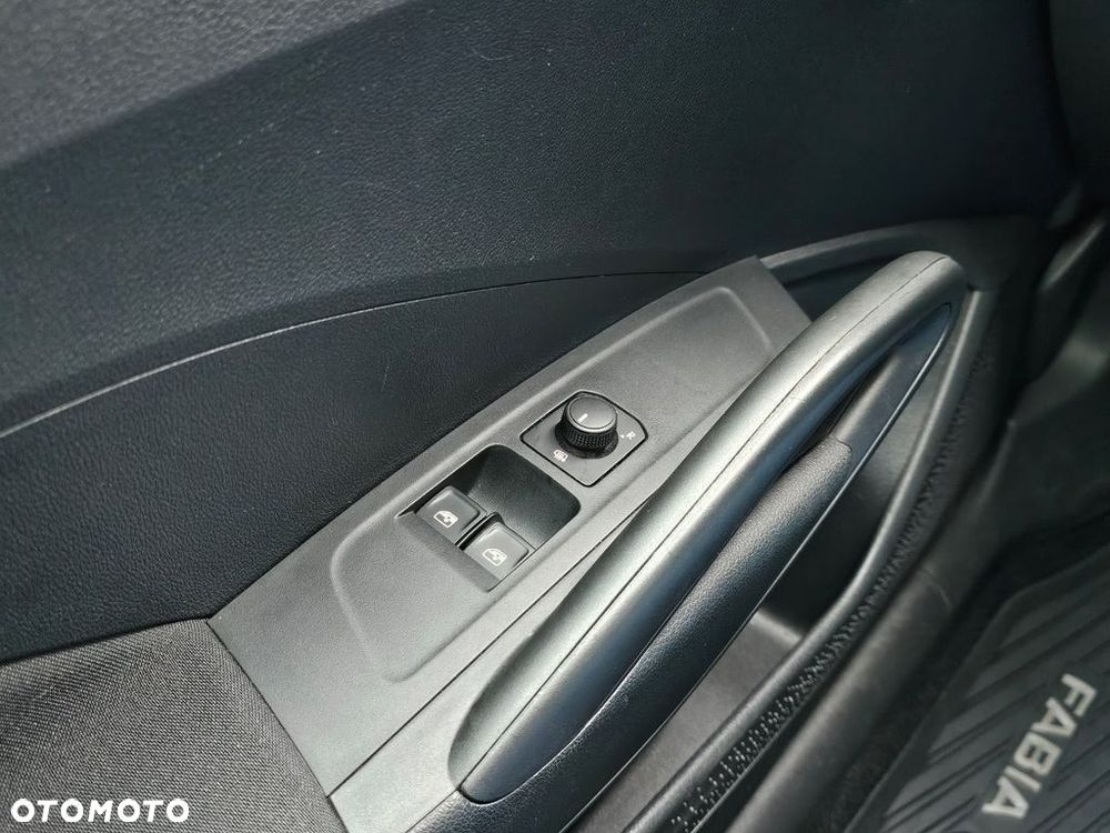 Skoda Fabia 1.0 TSI Ambition - 12