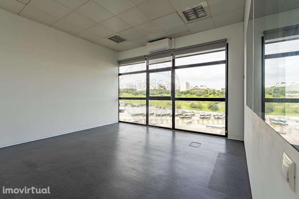 Escritório  para arrendamento - Grande imagem: 2/11