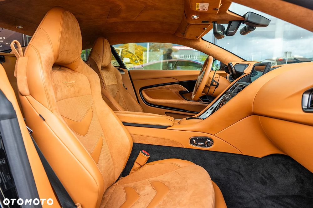 Aston Martin DBS - 19