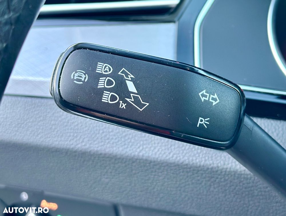 Volkswagen Passat Variant 2.0 TDI SCR DSG Elegance - 24