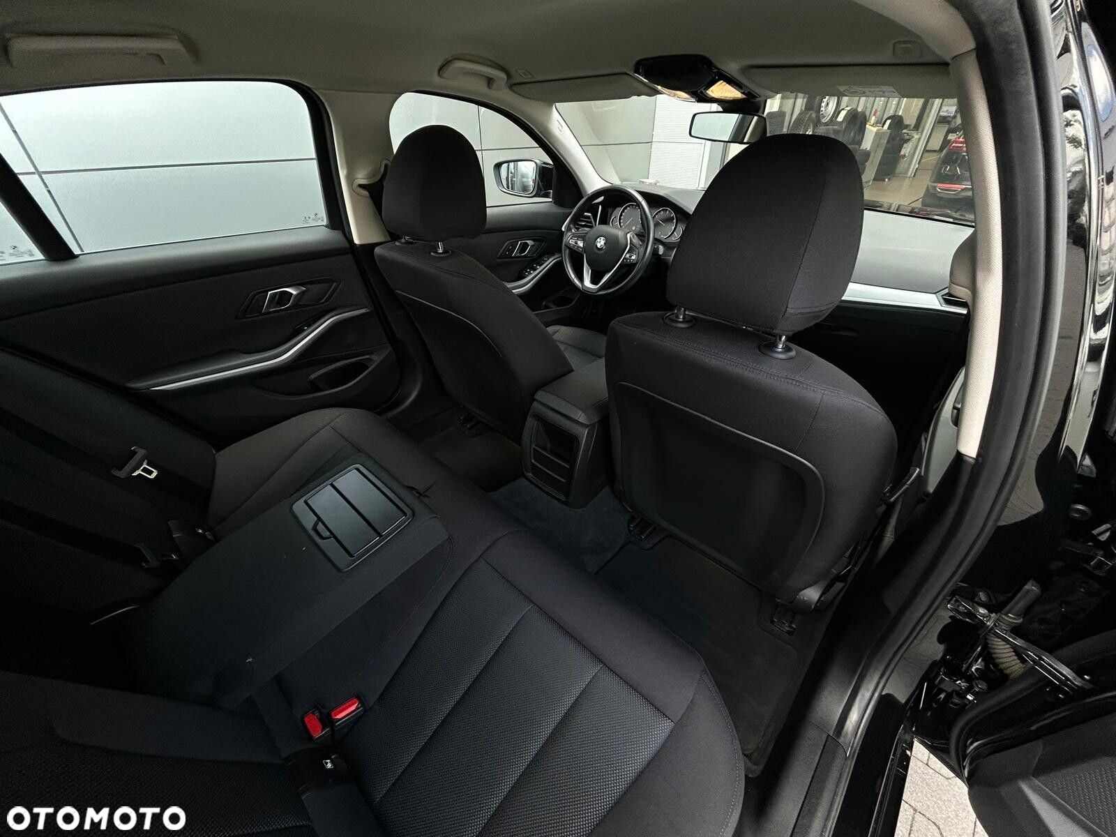 BMW Seria 3 320i Advantage - 8